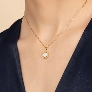 - Vintage Inspired Gold Pearl Necklace